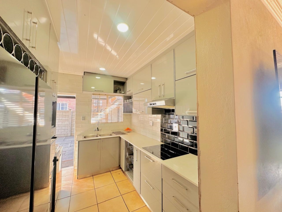 3 Bedroom Property for Sale in Waterval East North West